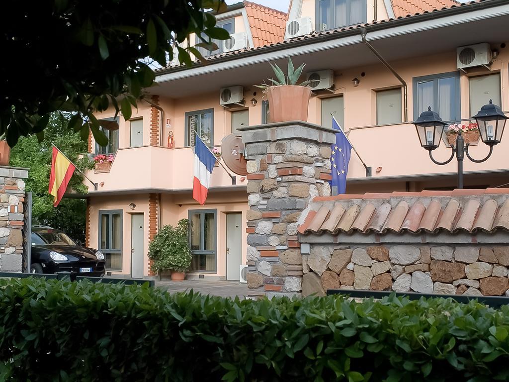 Hotel Louis II Ciampino Exterior foto