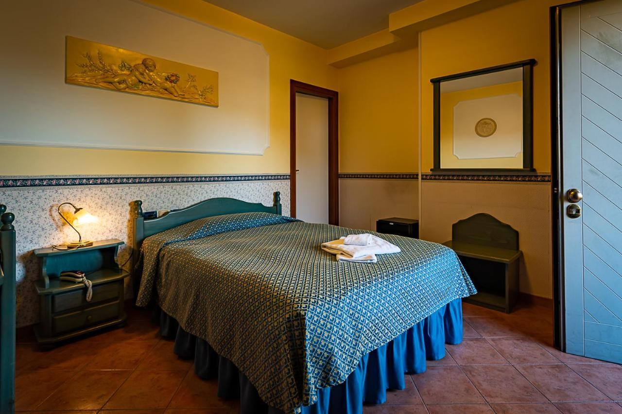 Hotel Louis II Ciampino Exterior foto