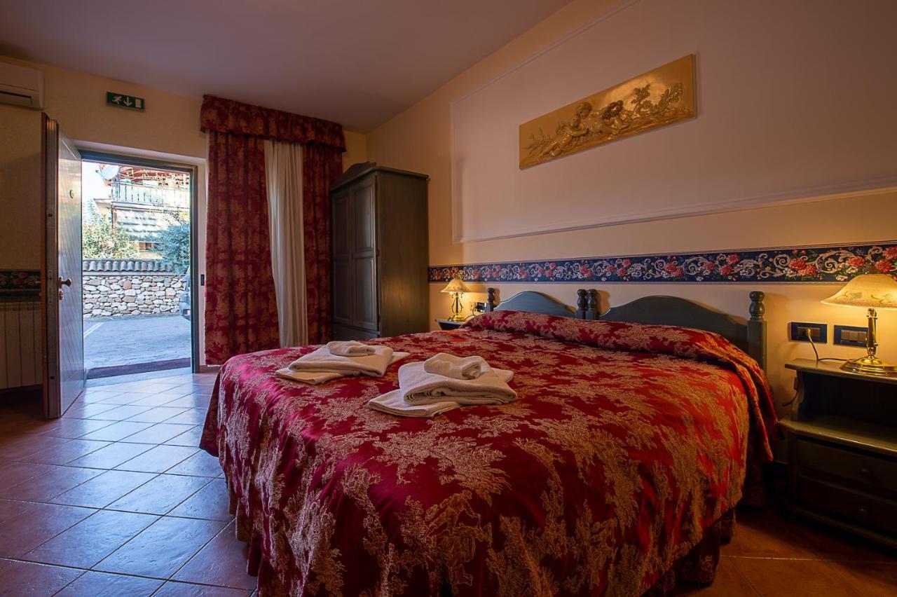 Hotel Louis II Ciampino Exterior foto