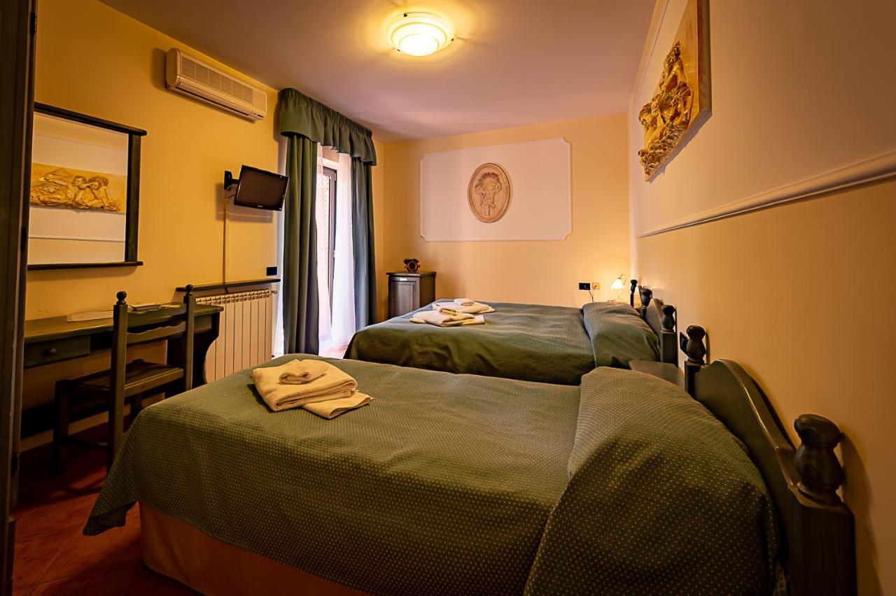 Hotel Louis II Ciampino Exterior foto