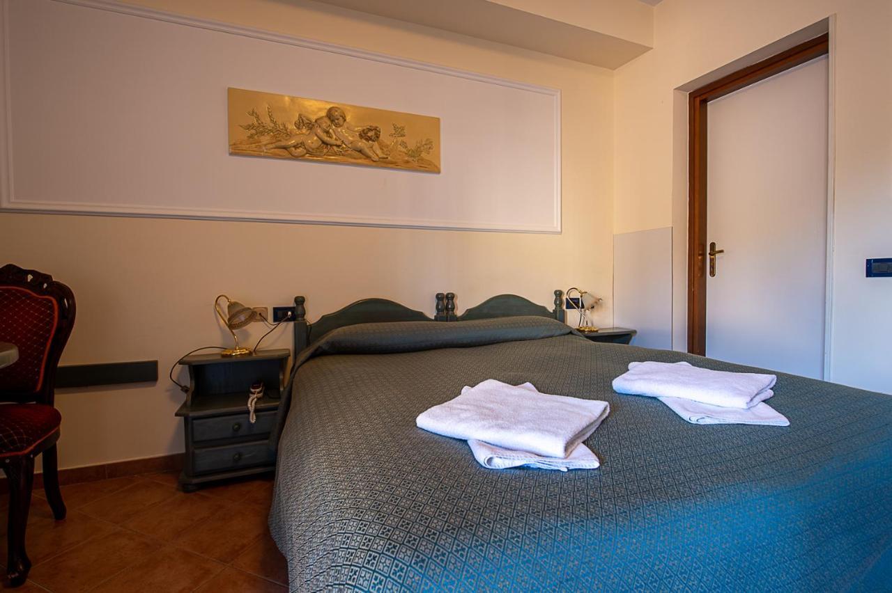 Hotel Louis II Ciampino Exterior foto