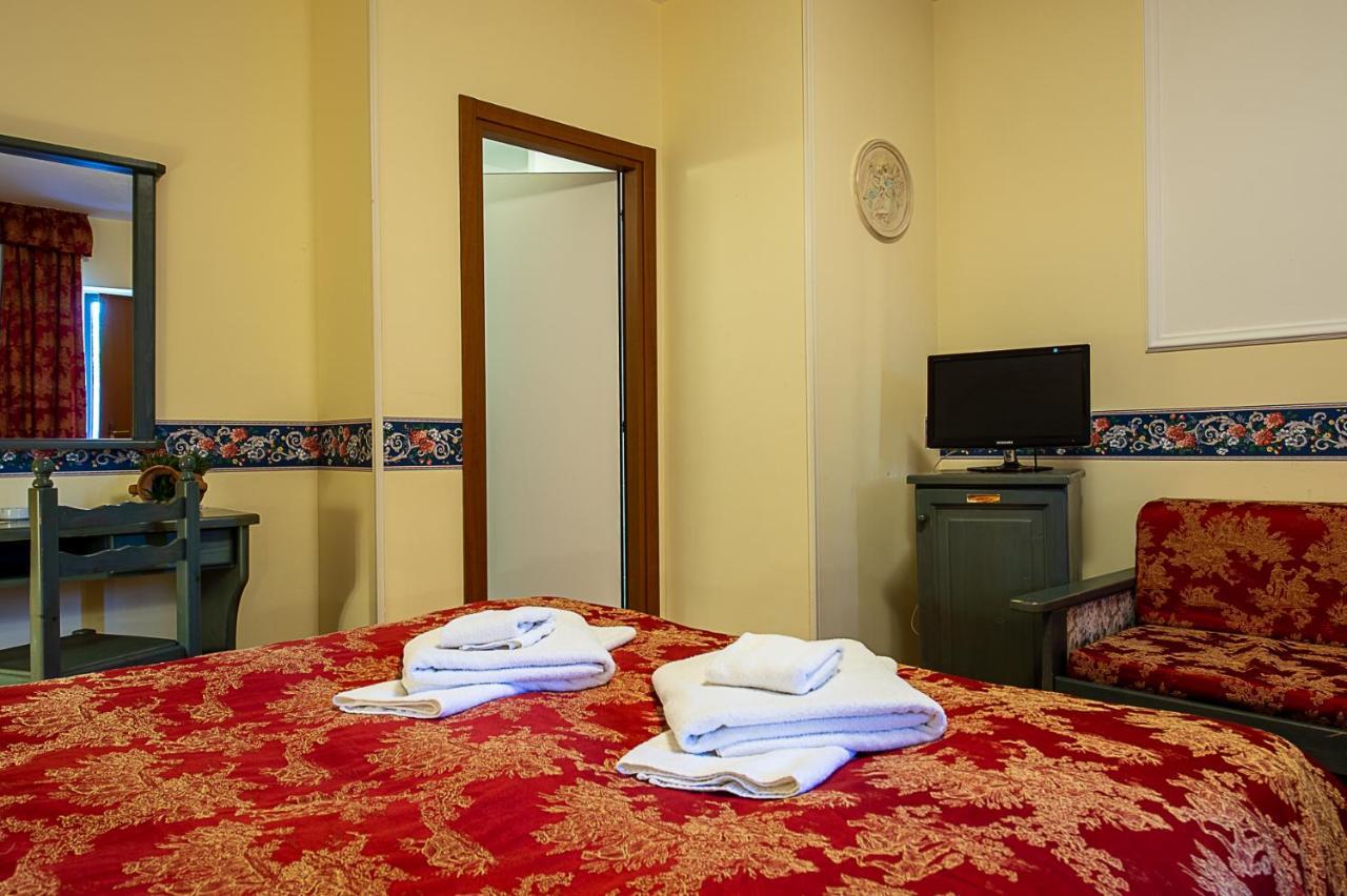 Hotel Louis II Ciampino Exterior foto