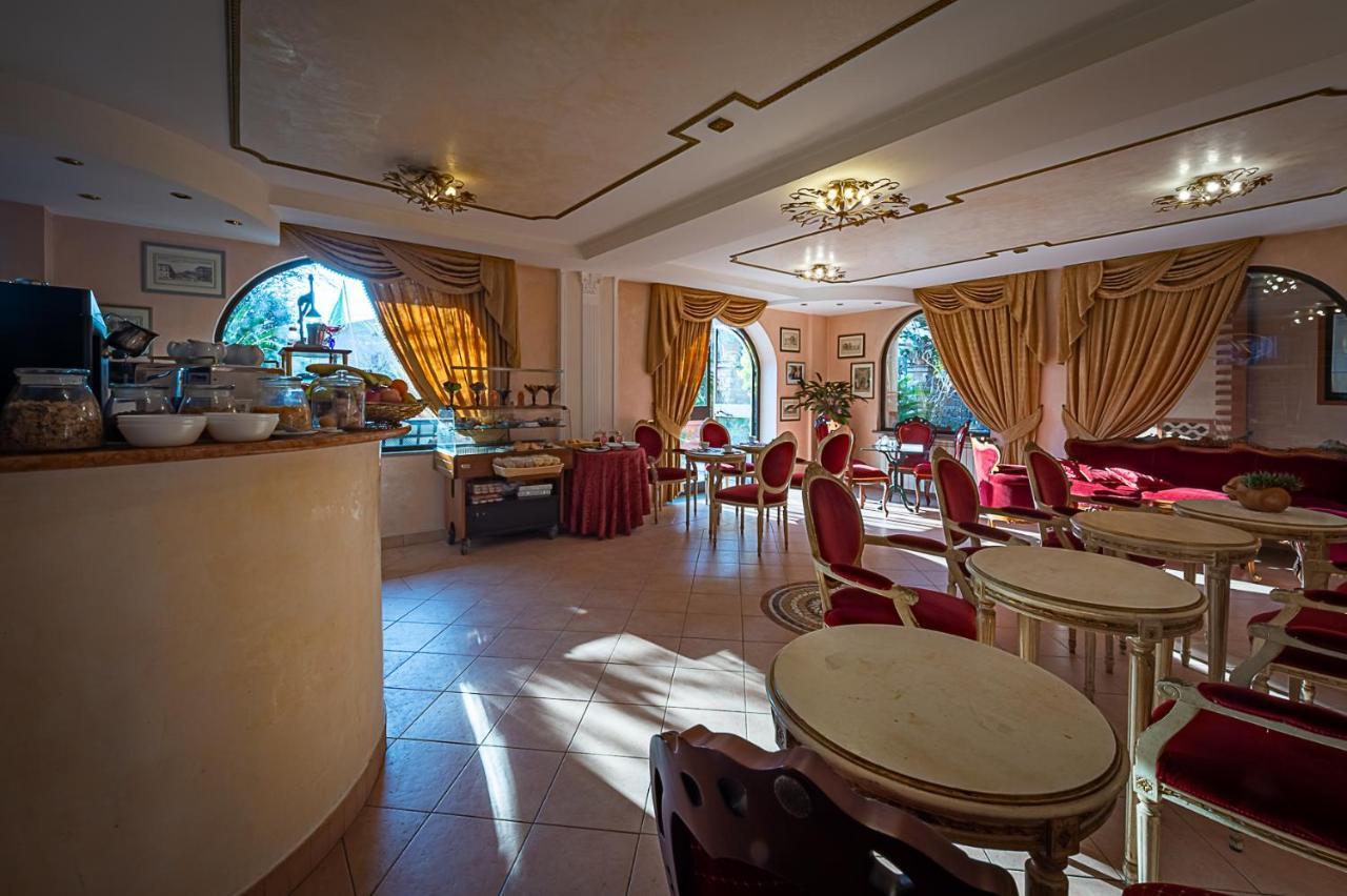 Hotel Louis II Ciampino Exterior foto