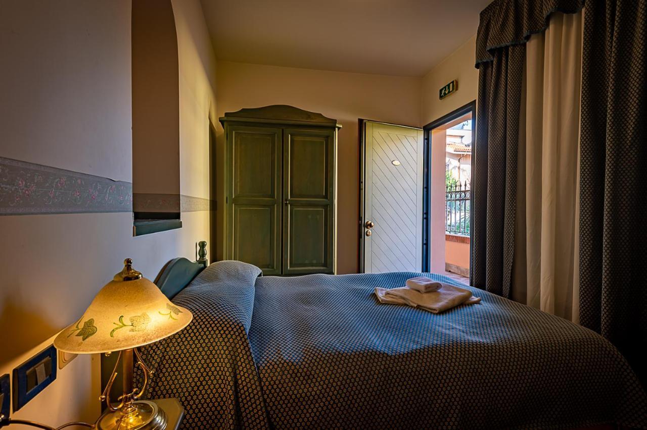 Hotel Louis II Ciampino Exterior foto